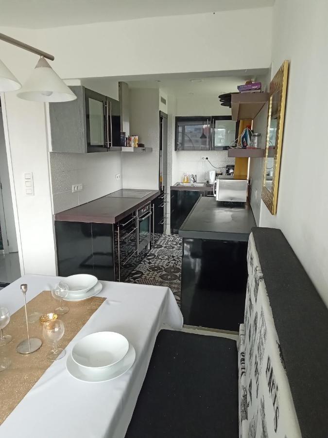 Liege Centre Mediacite Appartement Possible Parking Terrasse Immense 8Eme Pour 2 Personnes Kültér fotó