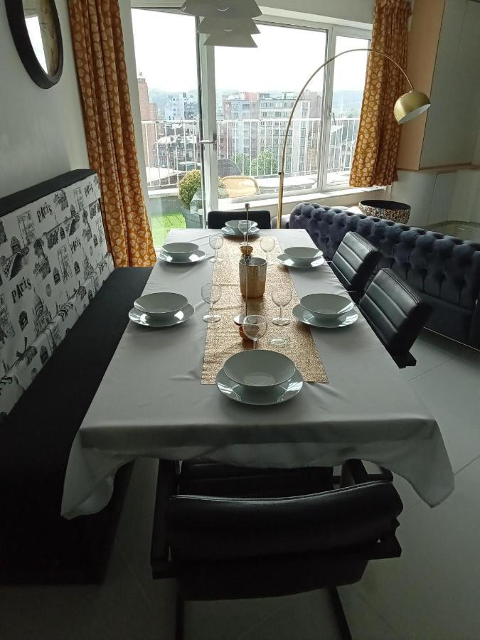 Liege Centre Mediacite Appartement Possible Parking Terrasse Immense 8Eme Pour 2 Personnes Kültér fotó