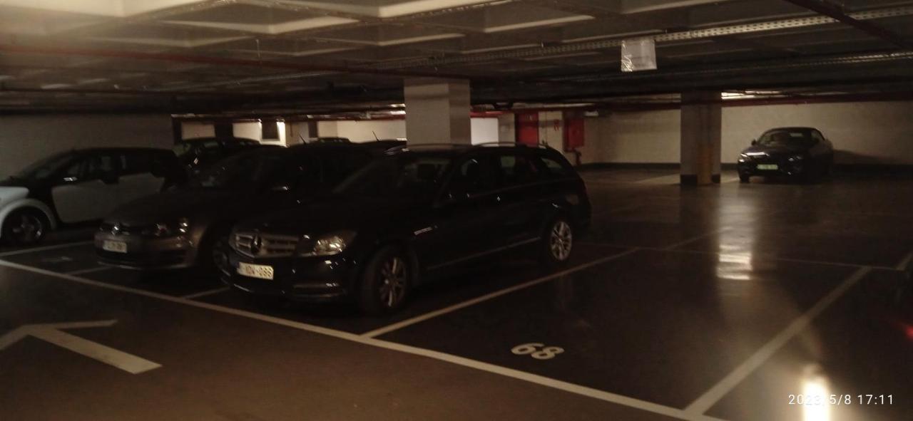 Liege Centre Mediacite Appartement Possible Parking Terrasse Immense 8Eme Pour 2 Personnes Kültér fotó